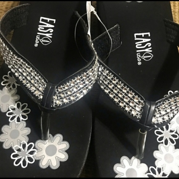 🌸cute n comfy floral flip flops🌸 - Picture 2 of 8